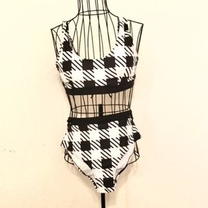 NEW! 2 pc swimsuit Sz. 14🩱🏊‍♀️